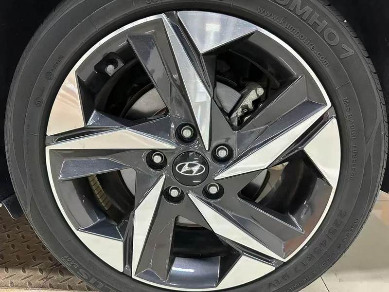 Hyundai Elantra — фото 16