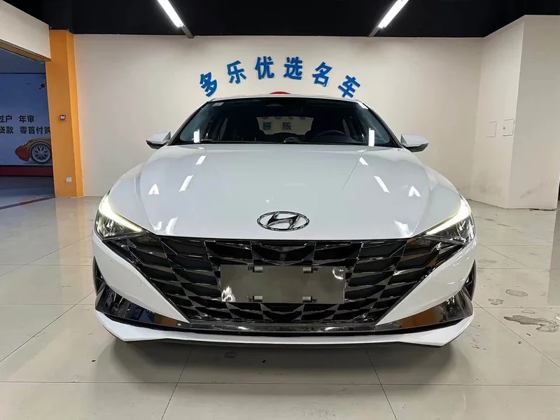 Hyundai Elantra — фото 2