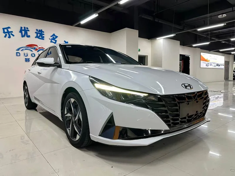 Hyundai Elantra — фото 3