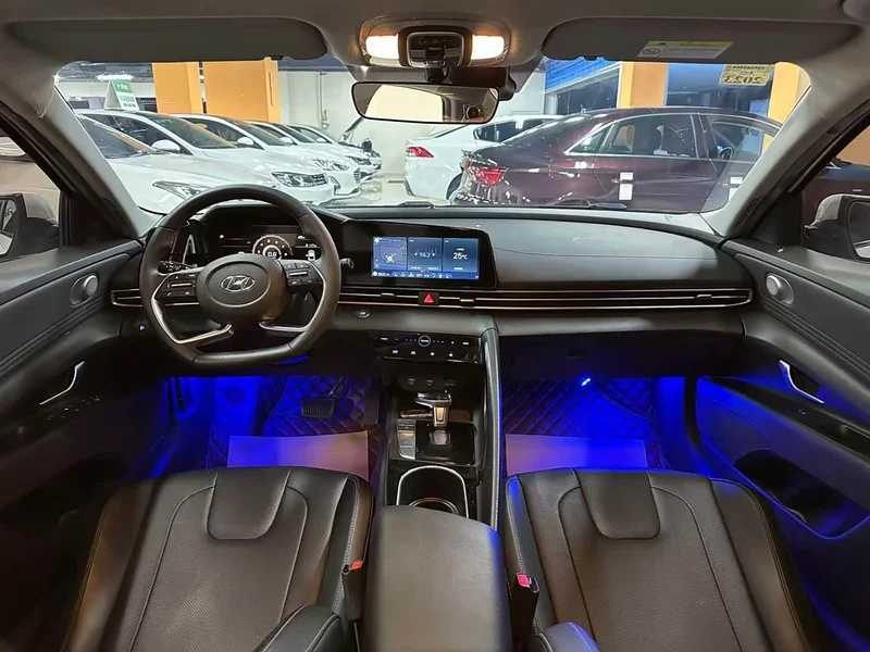 Hyundai Elantra — фото 4