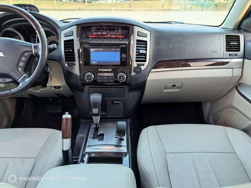 Mitsubishi Pajero (Imported) — фото 12