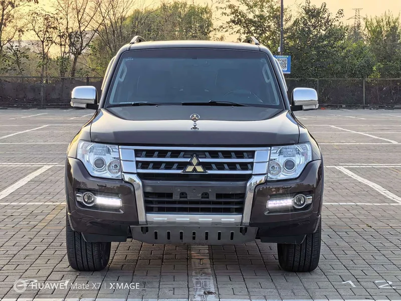 Mitsubishi Pajero (Imported) — фото 2