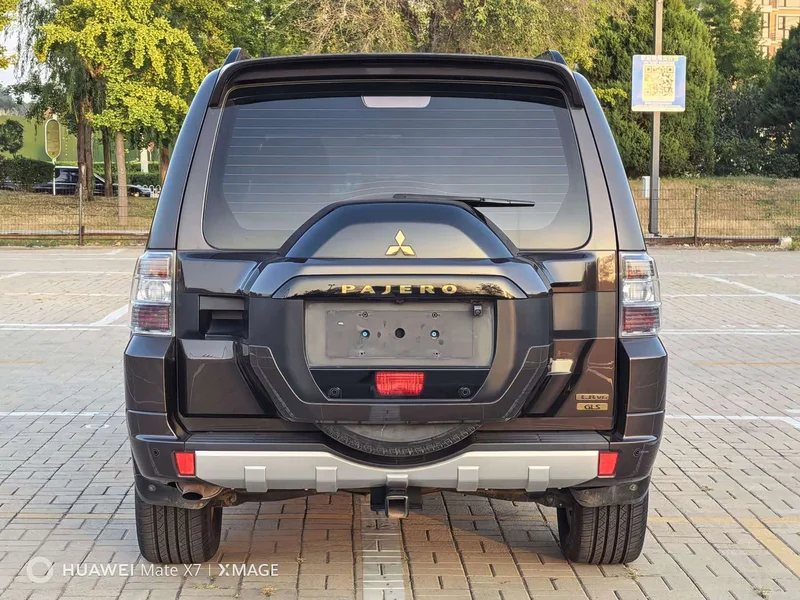 Mitsubishi Pajero (Imported) — фото 5