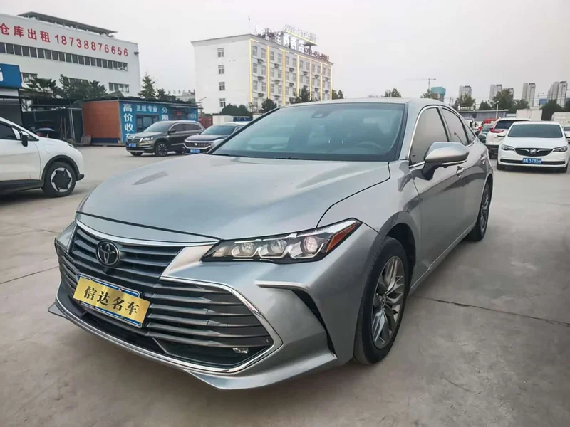 Toyota Avalon — фото 1