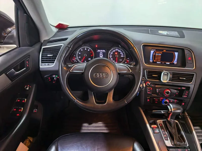 Audi Q5 — фото 10