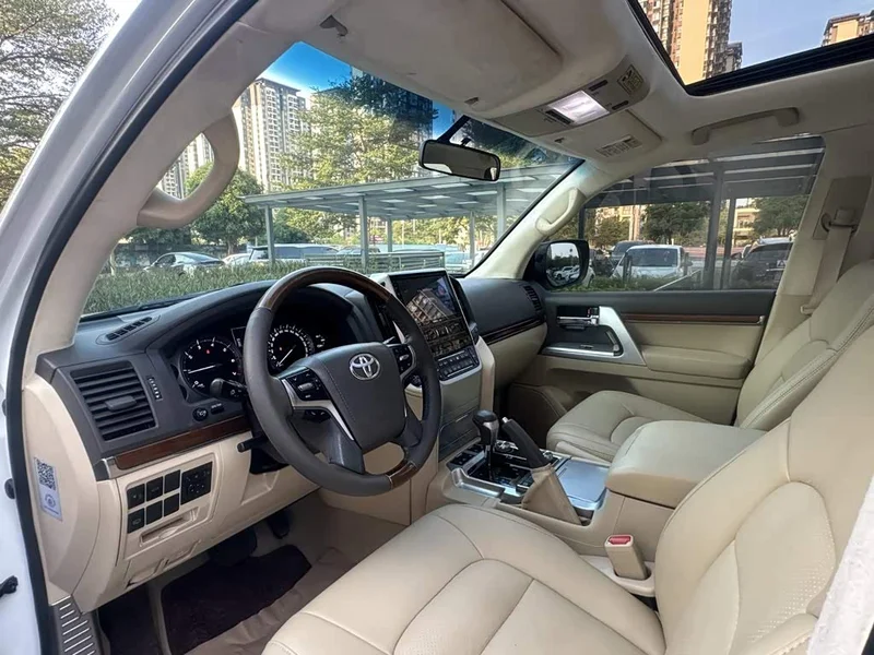 Toyota Land Cruiser (Imported) — фото 11