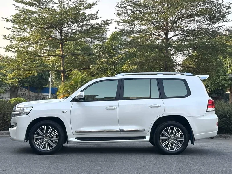 Toyota Land Cruiser (Imported) — фото 3