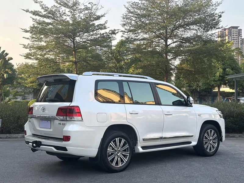 Toyota Land Cruiser (Imported) — фото 6