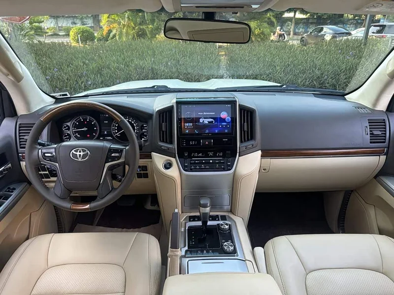 Toyota Land Cruiser (Imported) — фото 9