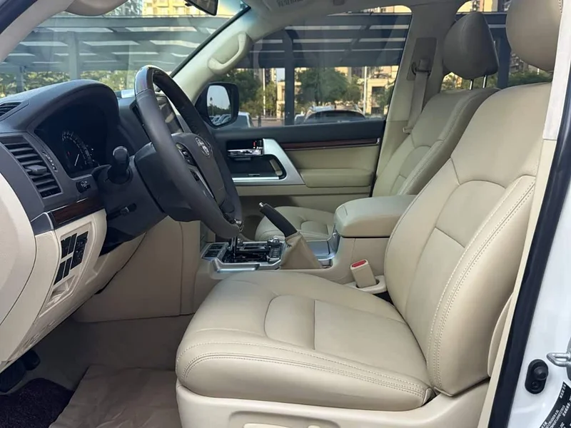 Toyota Land Cruiser (Imported) — фото 10