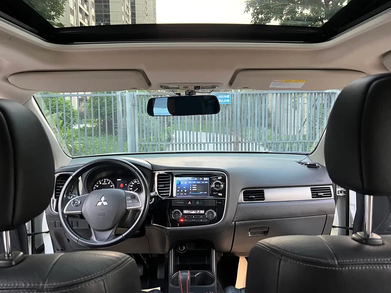 Mitsubishi Outlander — фото 13