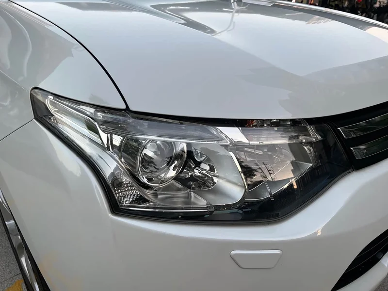 Mitsubishi Outlander — фото 15