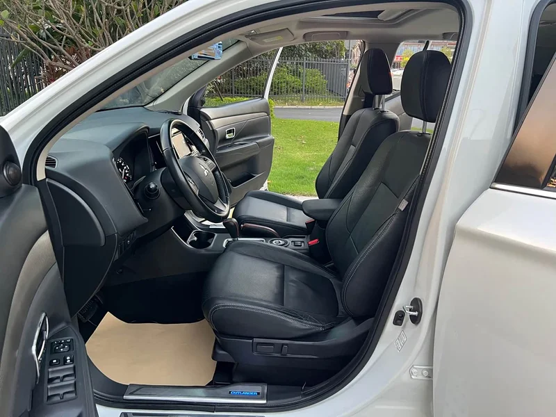 Mitsubishi Outlander — фото 10