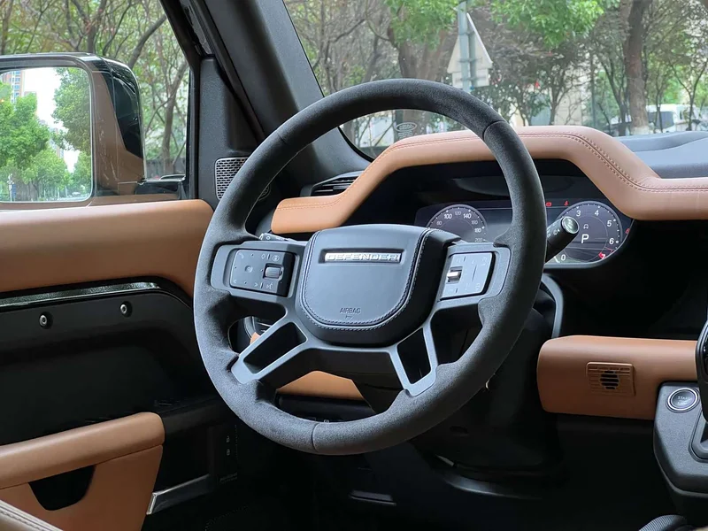 Land Rover Defender — фото 10