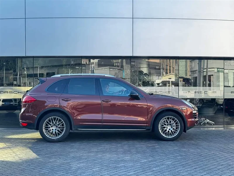 Porsche Cayenne — фото 4