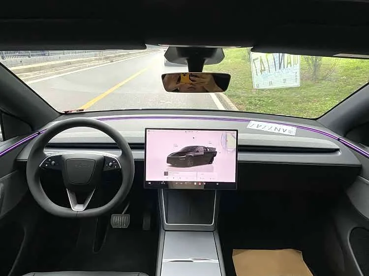 Tesla Model Y — фото 3