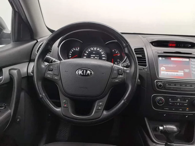 Kia Sorento — фото 11