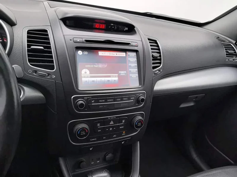 Kia Sorento — фото 12