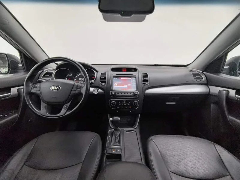 Kia Sorento — фото 5