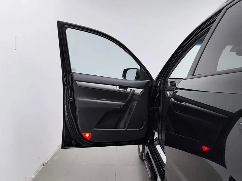 Kia Sorento — фото 8