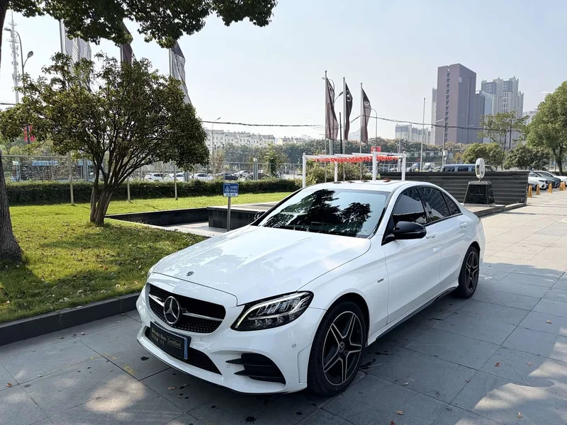 Mercedes-Benz C-Class — фото 1
