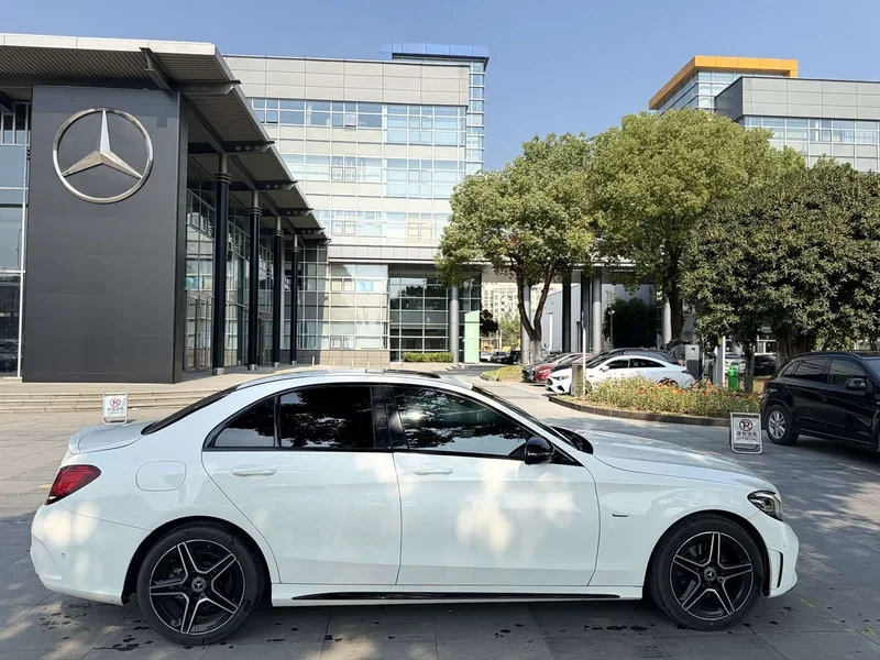 Mercedes-Benz C-Class — фото 10