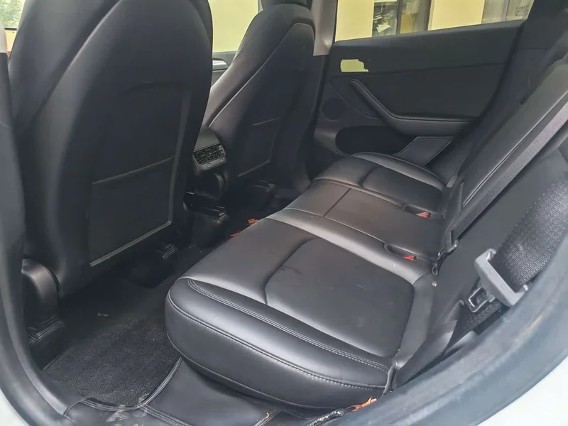 Tesla Model Y — фото 13