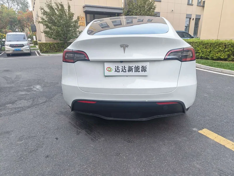 Tesla Model Y — фото 5