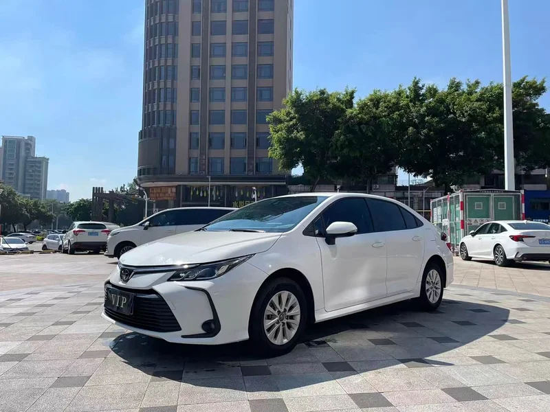 Toyota Corolla — фото 1