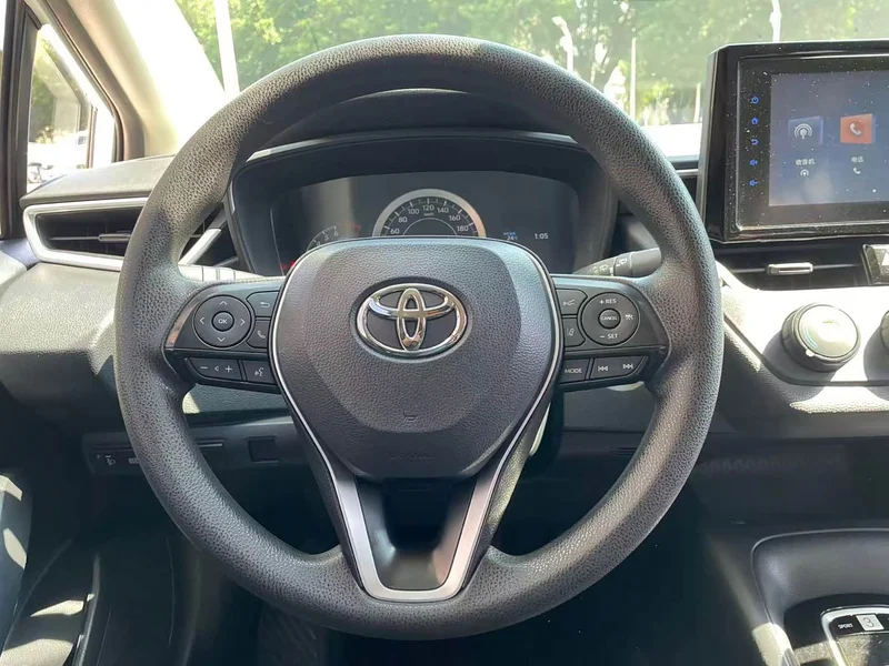 Toyota Corolla — фото 16