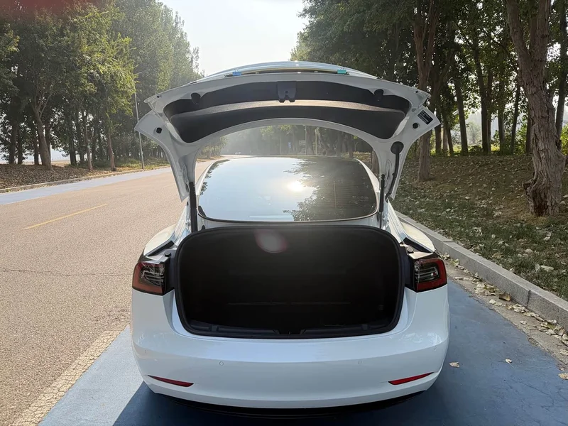 Tesla Model 3 — фото 13