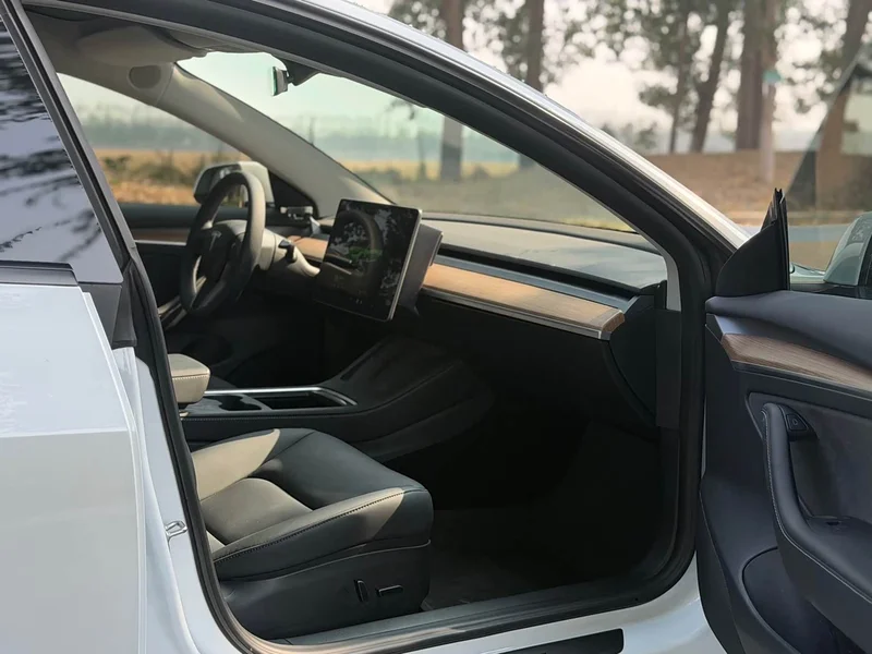 Tesla Model 3 — фото 10
