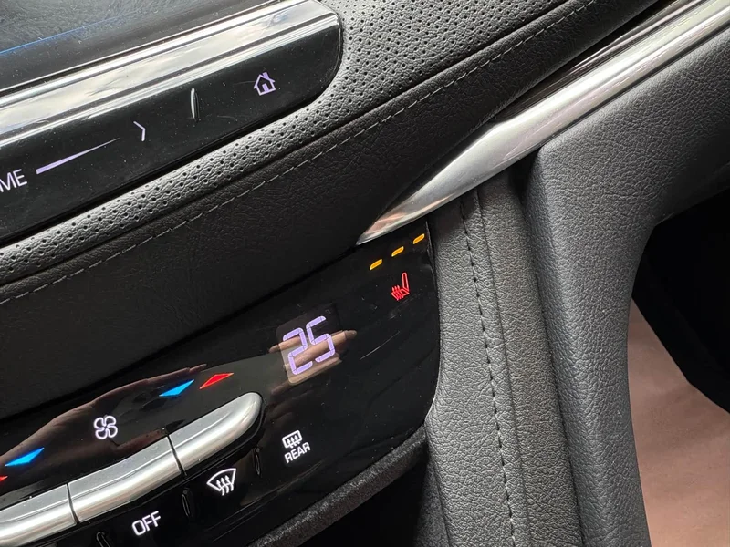 Cadillac XT5 — фото 9