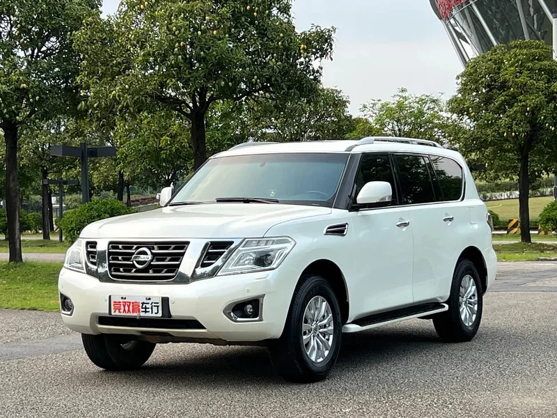 Nissan Patrol — фото 1