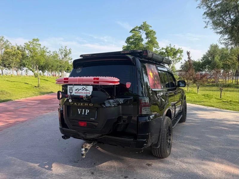 Mitsubishi Pajero (Imported) — фото 17