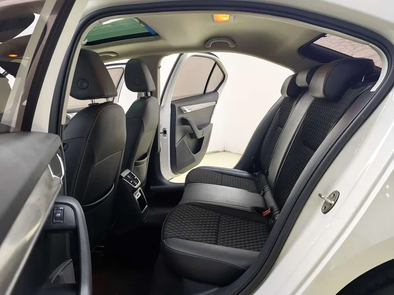 Volkswagen Octavia — фото 11