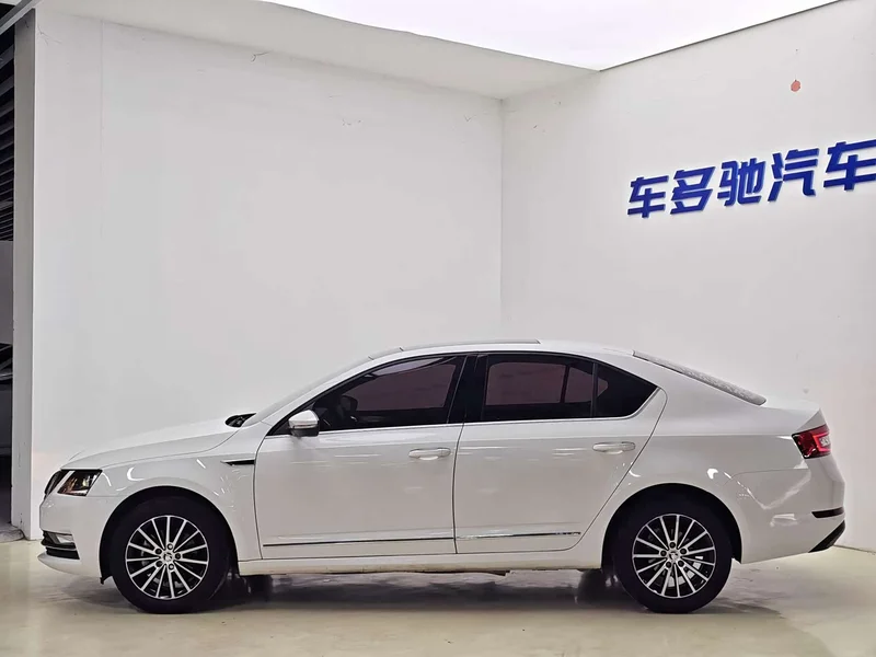 Volkswagen Octavia — фото 4