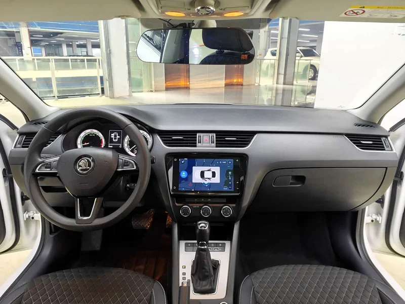 Volkswagen Octavia — фото 10