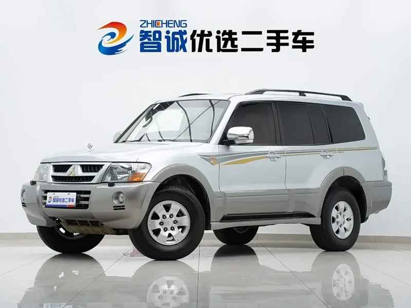 Mitsubishi Pajero — фото 1