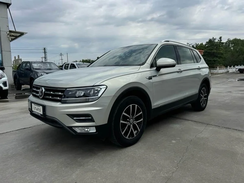 Volkswagen Tiguan L — фото 1