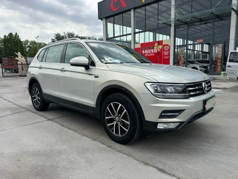Volkswagen Tiguan L — фото 2