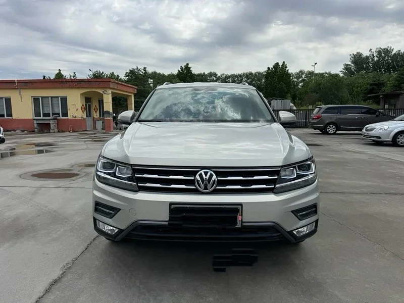Volkswagen Tiguan L — фото 3