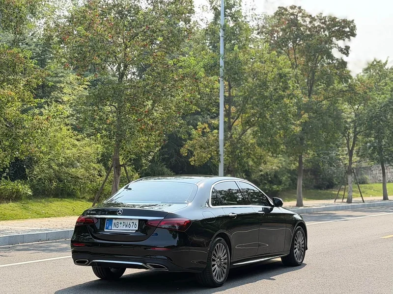 Mercedes-Benz E-Class — фото 15