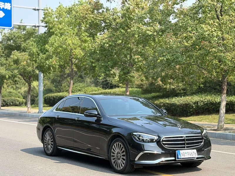 Mercedes-Benz E-Class — фото 3