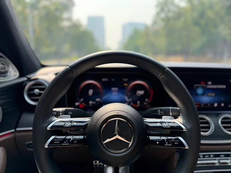 Mercedes-Benz E-Class — фото 8