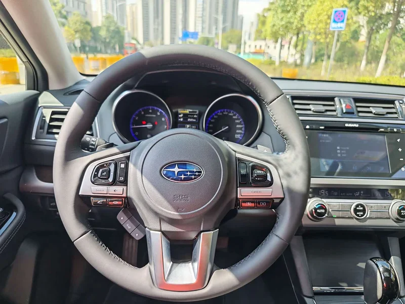 Subaru Outback — фото 18
