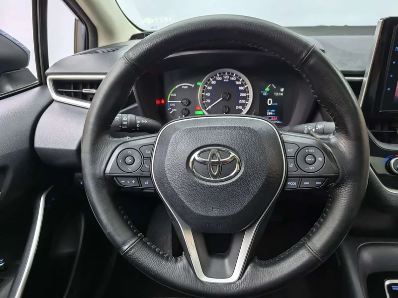 Toyota Corolla — фото 15