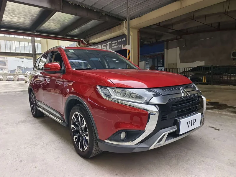 Mitsubishi Outlander — фото 3