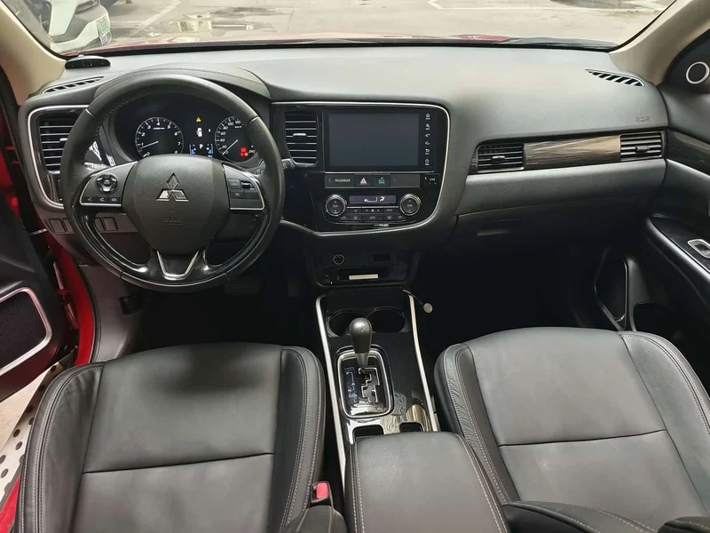 Mitsubishi Outlander — фото 10