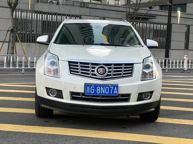 Cadillac SRX — фото 2
